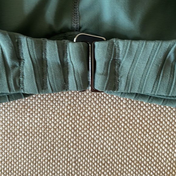 NWT Athleta Quickdri Rib Bra Cup Bikini Top - Green 36 B/C - Picture 4 of 7